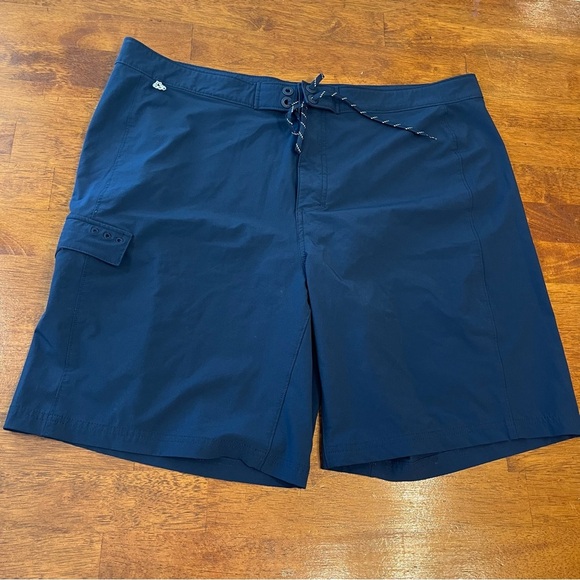 Men’s Columbia Navy swim trunks size 40 in waist 9 in length - Picture 1 of 6
